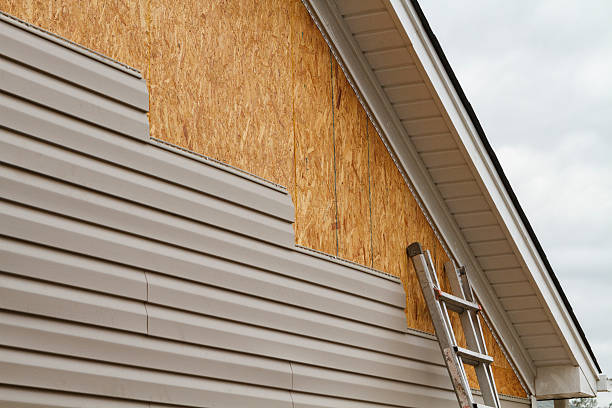 Professional Siding Installation technician working in Hampton, MN